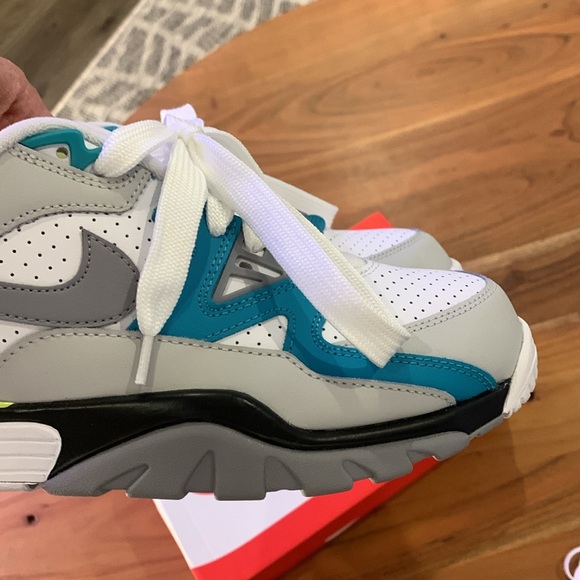 ✈️ Used like new Mens Air cross Trainer 3 Low - Picture 11 of 12